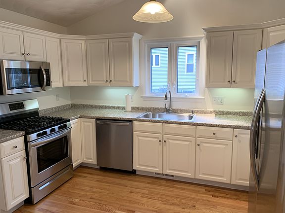 5th image of 165 Spencer Woods Dr