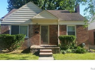 16874 Toepfer Dr, Eastpointe, MI 48021