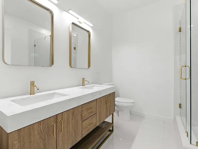346 E 25th Pl #25 — Photo 11