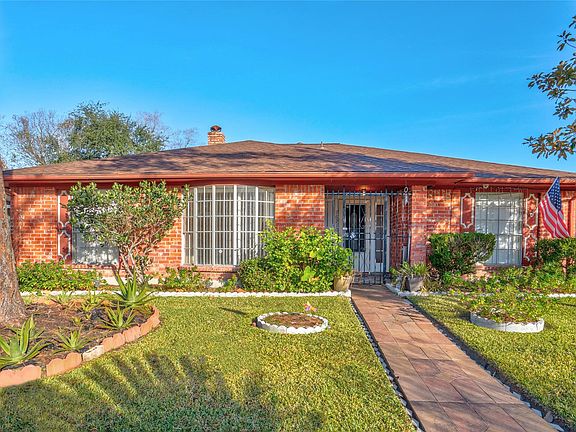 3rd image of 16210 Espinosa Dr