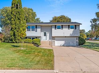 2221 Boardwalk Ave, Green Bay, WI 54311