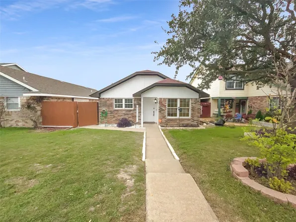 9945 Lone Eagle Dr, Fort Worth, TX 76108