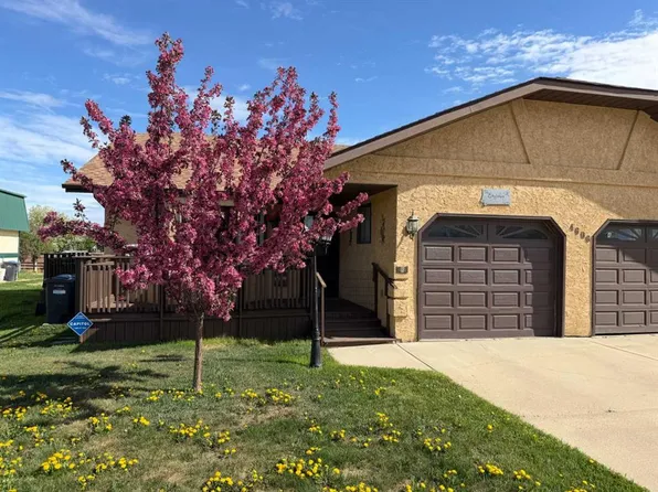 4606 B S 48th Ave, Sylvan Lake, AB T4S 1M8