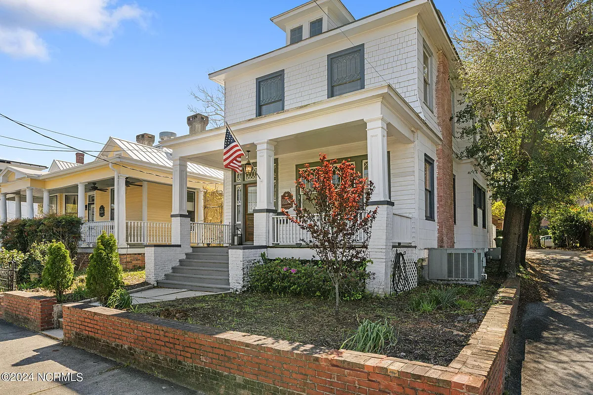Building Photo - 308 Dock St #LOWER