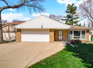 1212 W Talcott Rd, Park Ridge, IL 60068