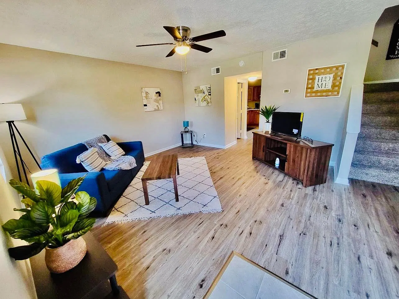 2 bed, 2.5 bath, 1172 sqft, $1,350 — Photo 1