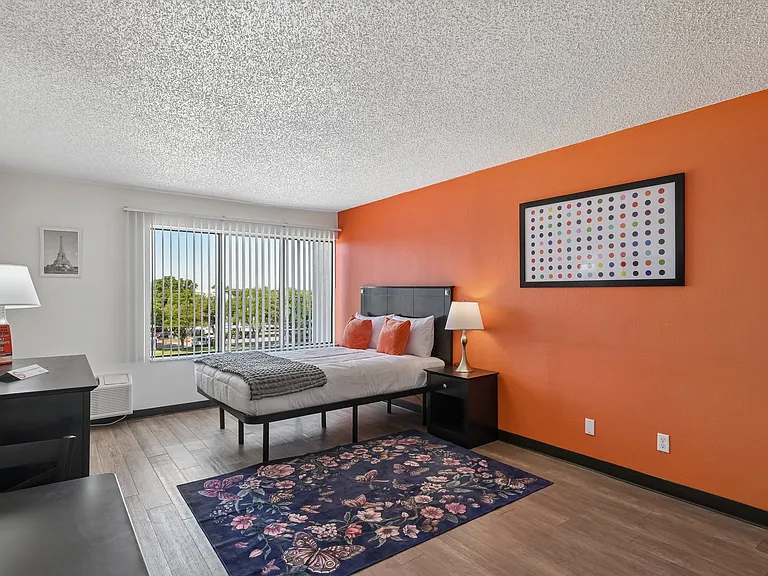 11350 Lyndon B Johnson Fwy — Photo 21