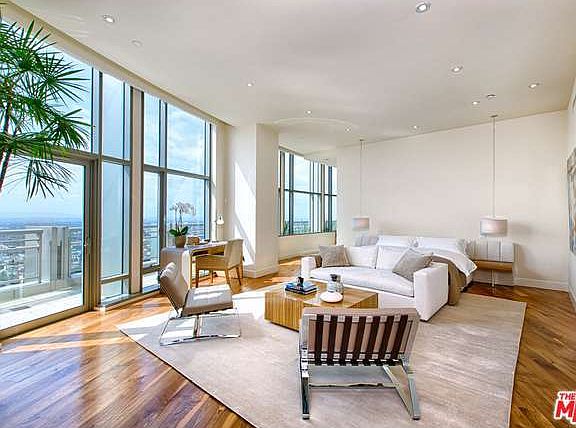 5th image of 10776 Wilshire Blvd #2401