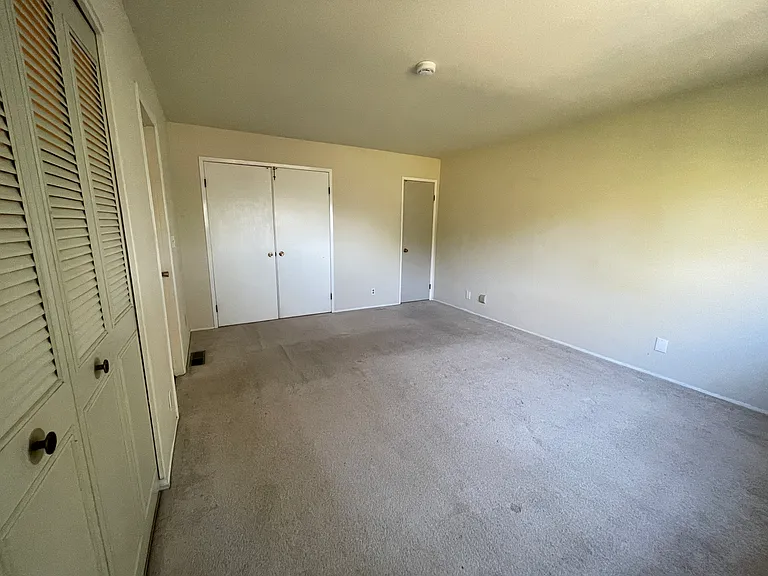 4935 Massachusetts Dr — Photo 10