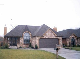 55 Bradfield Dr, East Amherst, NY 14051