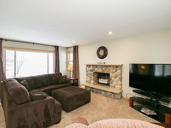 2nd image of 137 E Golden Lake Ln