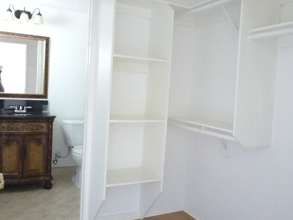 4th image of 1542 Amherst Ave #Frontupper