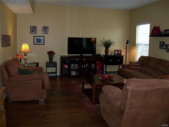 3rd image of 1176 Greystone Cir
