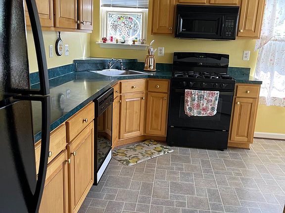 5th image of 1404 Bonnett Pl