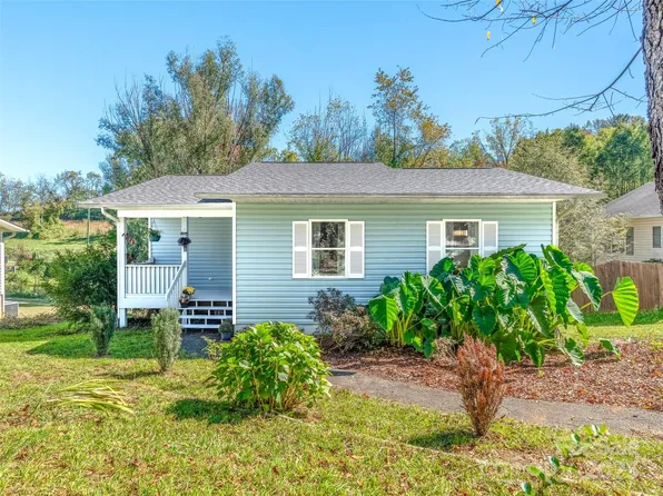 2 Wilson Creek Dr, Asheville, NC 28803