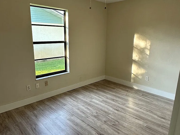 702 Green Rd — Photo 19