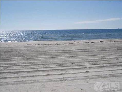 3rd image of 104 W Seascape Dr