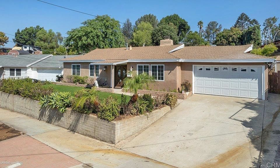 1st image of 1656 Villa Crest Dr