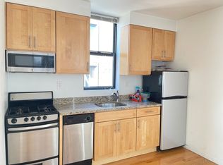 31-12 36th St #R3, Astoria, NY 11106