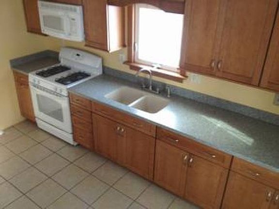 5th image of 166 E Terrace Ave