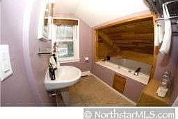 5th image of 3855 Sheridan Ave N