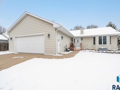 908 S Blaine St, Lennox, SD, 57039
