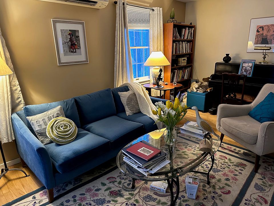 2nd image of 58 Laurel St #A