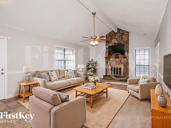 5th image of 4884 Walden Glen Dr