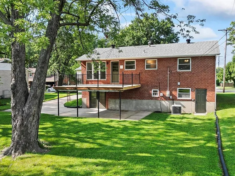 405 Fontainebleau — Photo 17