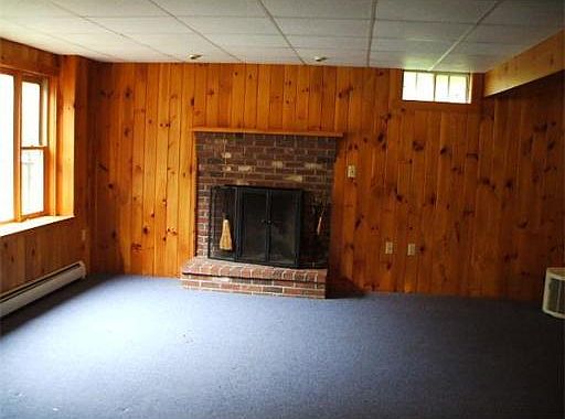 3rd image of 4 Blueberry Hill Ln