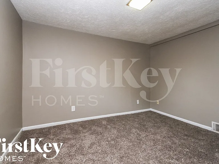 376 Ticen St — Photo 13