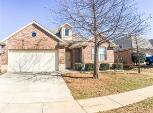 624 Grayson Ln, Lake Dallas, TX 75065