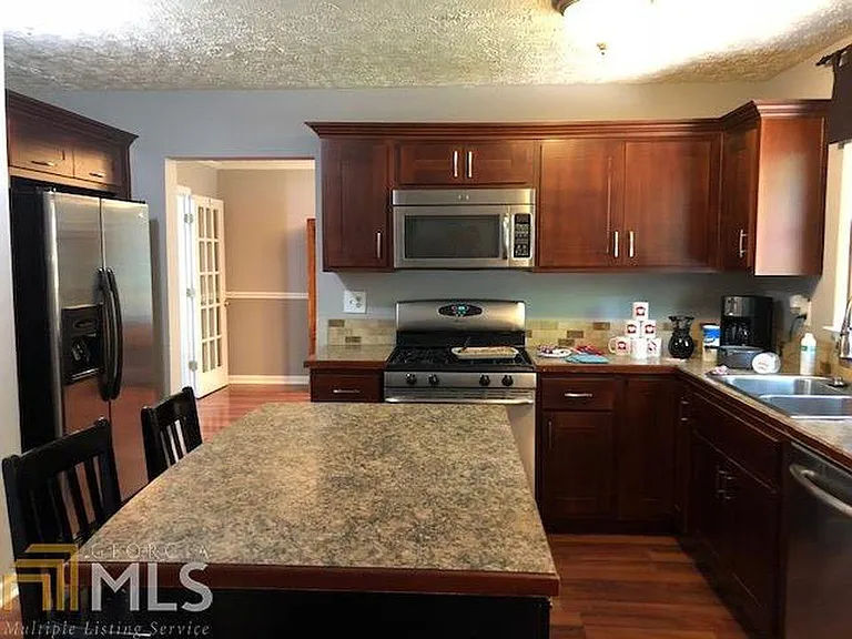 1811 Hickory Creek Ct NW — Photo 9