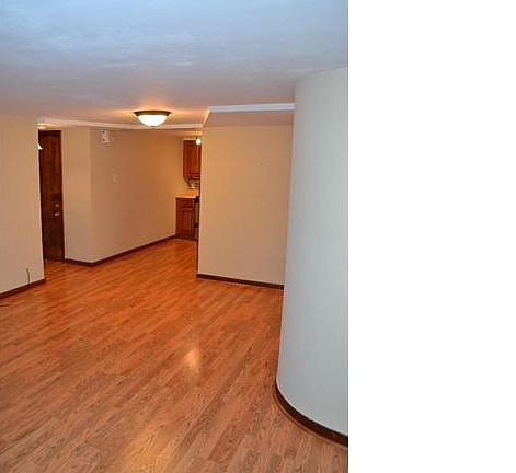 4th image of 6600-6604 Devonshire Ave #11