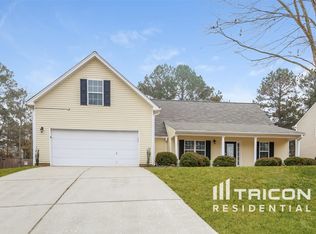 912 Roxeywood Dr, Winder, GA 30680