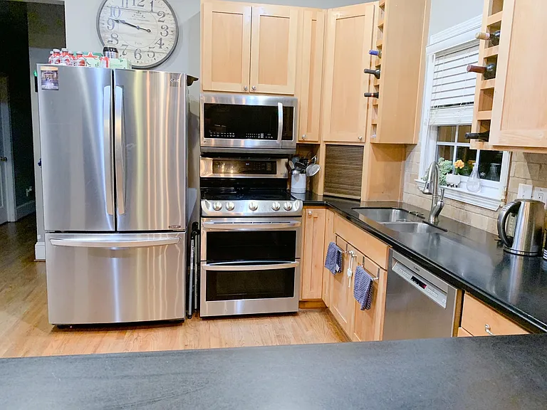 1045 Boulevard Dr SE — Photo 5