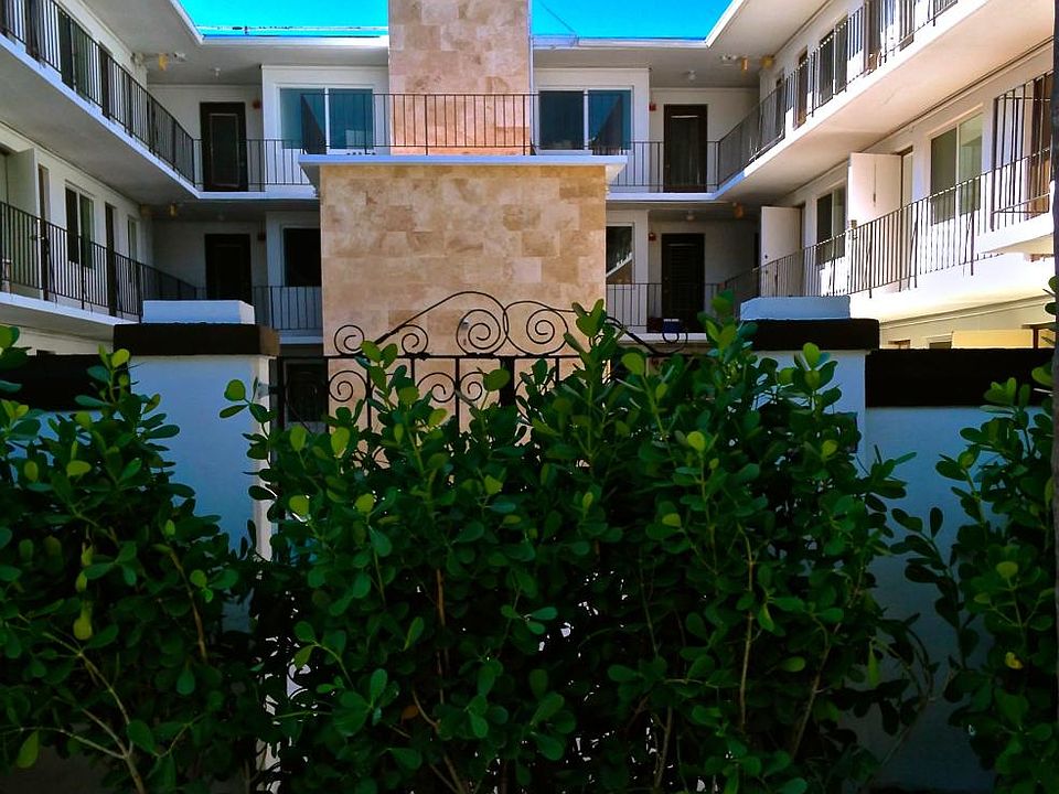 Vintage 3 story walk up with elevator and pool