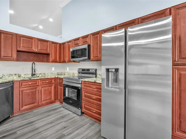 2831 NW 111th Avenue, Sunrise, FL 33322