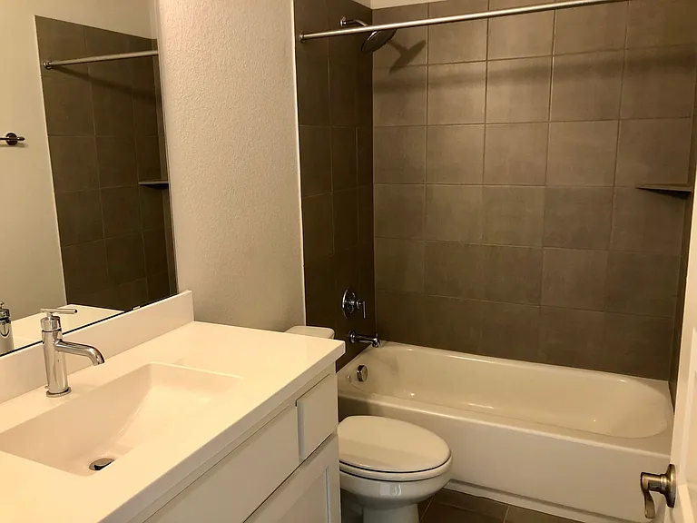1920 Murano Ln — Photo 17