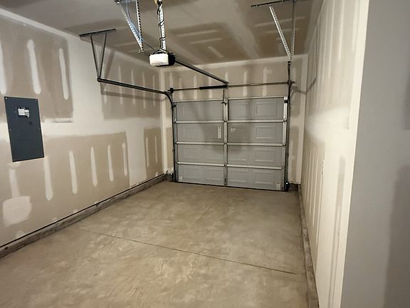 3rd image of 209 Braxton Dr