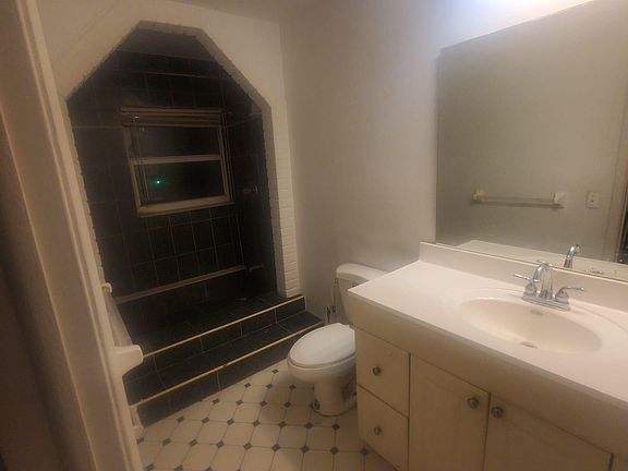 Masterroom bath