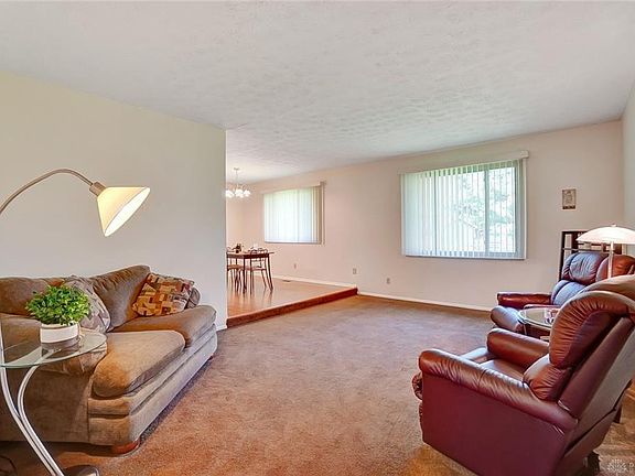 5th image of 301 Shirley Ann Dr
