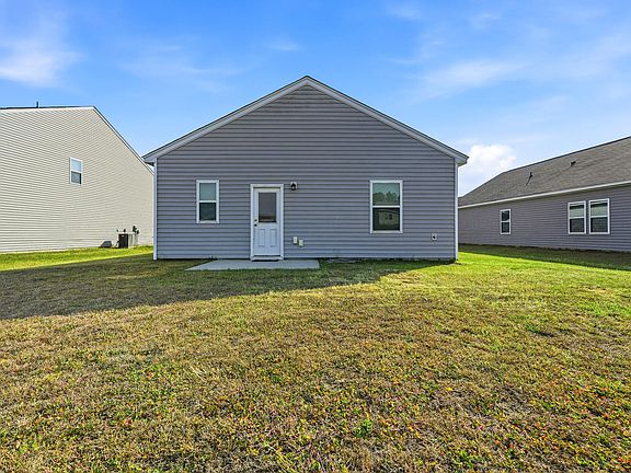 4th image of 426 Pender Woods Dr