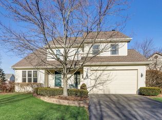 282 Banbury Ln, Grayslake, IL 60030