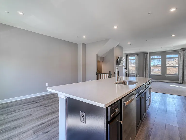 6100 Northwest Dr #1 — Photo 12