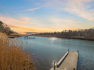 17 Baycrest Ave, Westhampton, NY 11977
