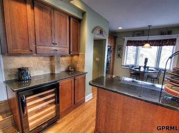 2nd image of 5124 Izard St