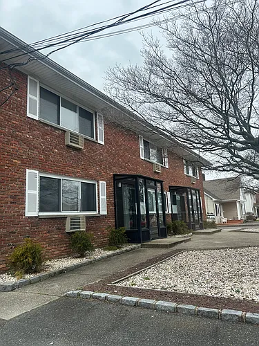 13 Gwynne Ln #4 Photo 1