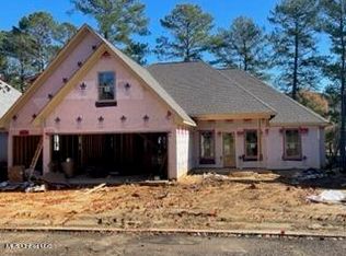 154 Pine Ridge Cir, Brandon, MS 39047