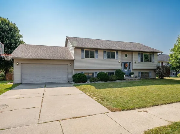 33 Jaz Cir, Reedsburg, WI 53959